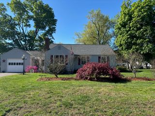 65 Brookside Circle, Springfield, MA 01129