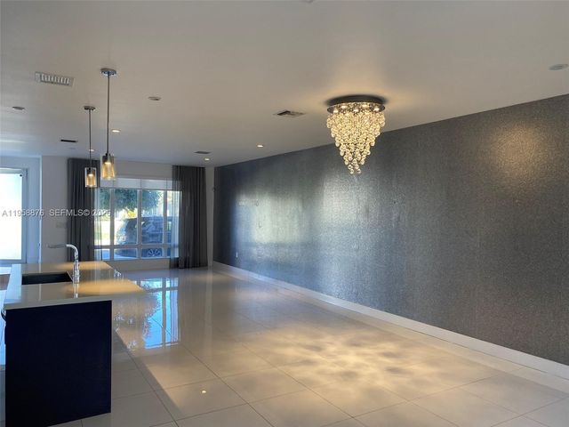 6430 NW 104th Path 6430, Doral, FL 33178