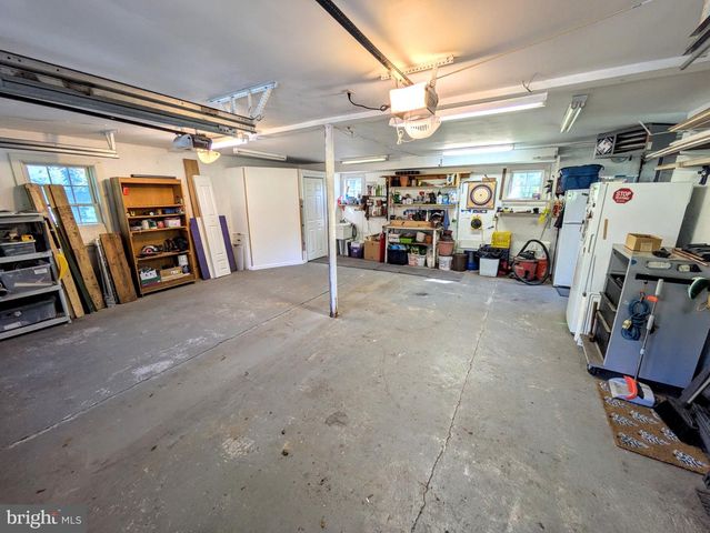 1731 HOWELL RD, Easton, PA 18040