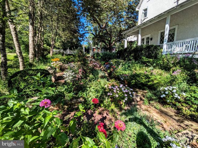 1731 HOWELL RD, Easton, PA 18040