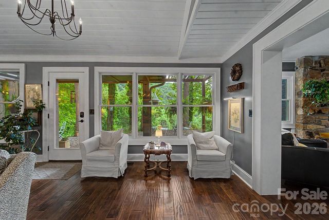 75 Mountain View Road, Sylva, NC 28779
