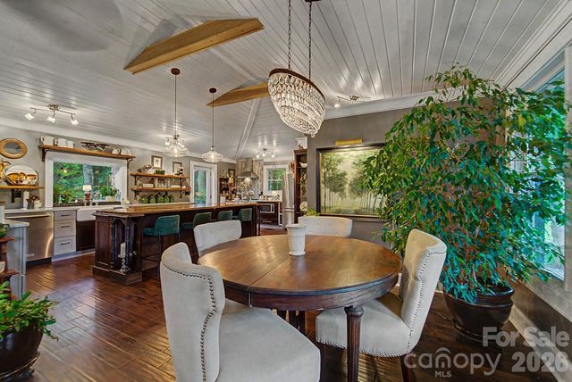 75 Mountain View Road, Sylva, NC 28779