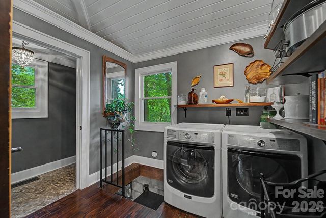 75 Mountain View Road, Sylva, NC 28779