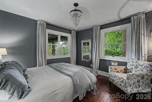 75 Mountain View Road, Sylva, NC 28779