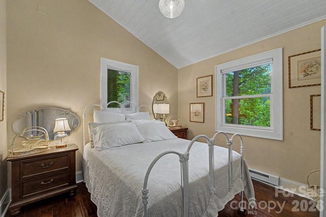 75 Mountain View Road, Sylva, NC 28779