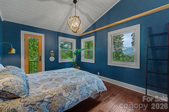 75 Mountain View Road, Sylva, NC 28779