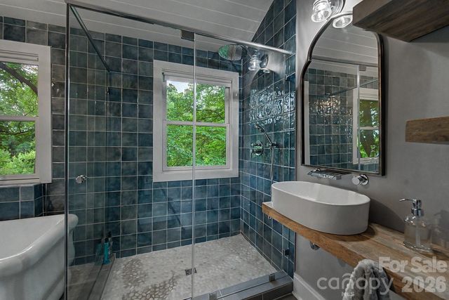 75 Mountain View Road, Sylva, NC 28779