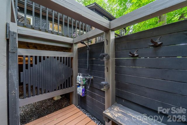 75 Mountain View Road, Sylva, NC 28779