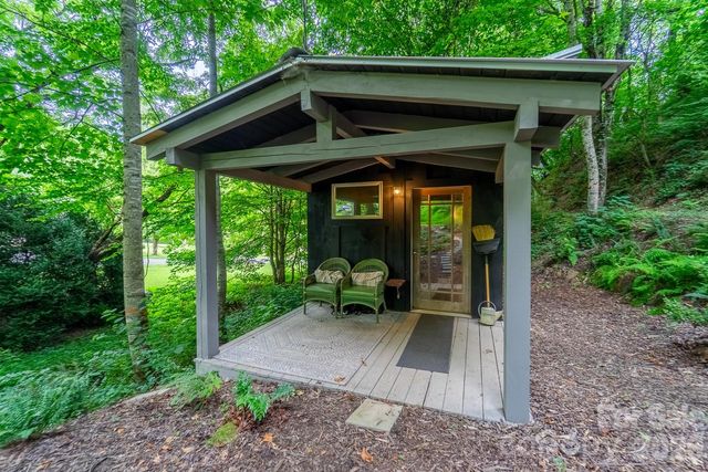 75 Mountain View Road, Sylva, NC 28779