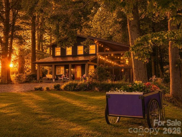 75 Mountain View Road, Sylva, NC 28779