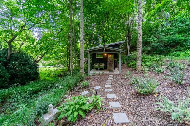 75 Mountain View Road, Sylva, NC 28779