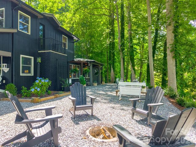 75 Mountain View Road, Sylva, NC 28779