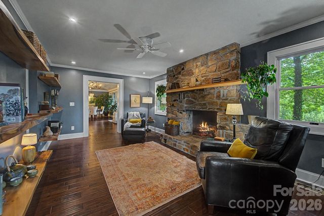 75 Mountain View Road, Sylva, NC 28779
