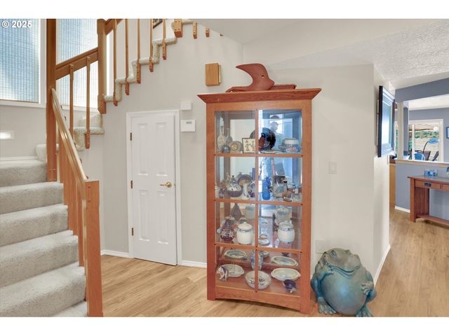 7720 S Macadam Ave 33, Portland, OR 97219