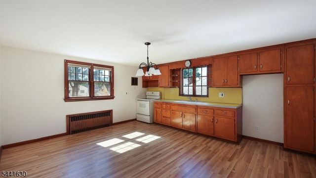 89 Ford Ave, Woodbridge Twp., NJ 08863
