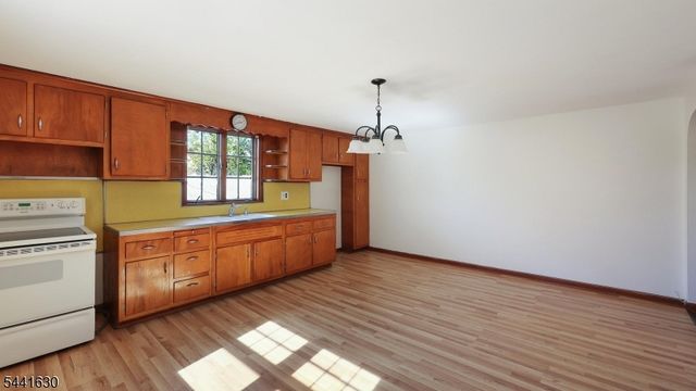 89 Ford Ave, Woodbridge Twp., NJ 08863