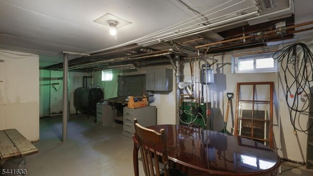 89 Ford Ave, Woodbridge Twp., NJ 08863