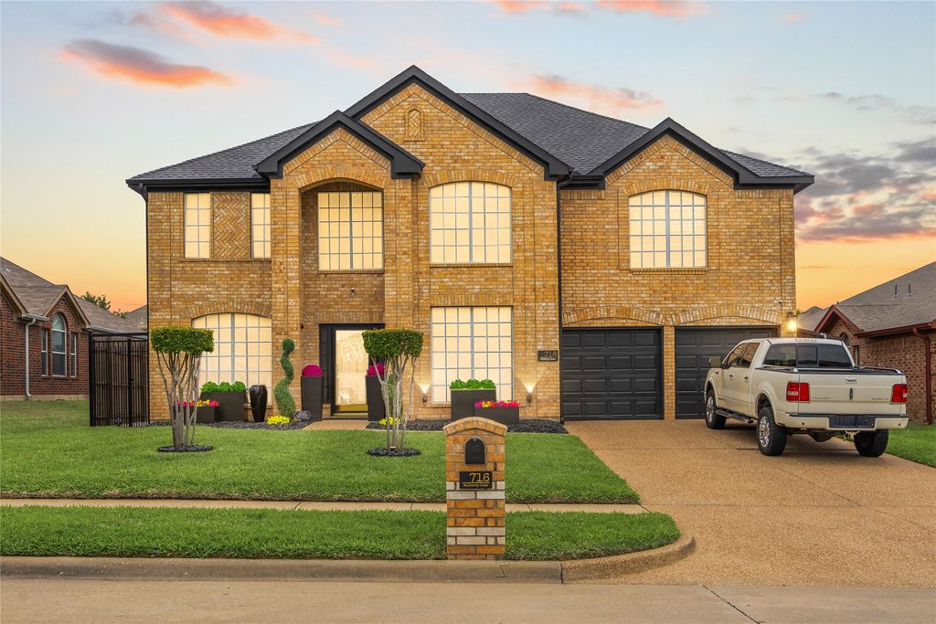 716 Mulberry Lane, Desoto, TX 75115