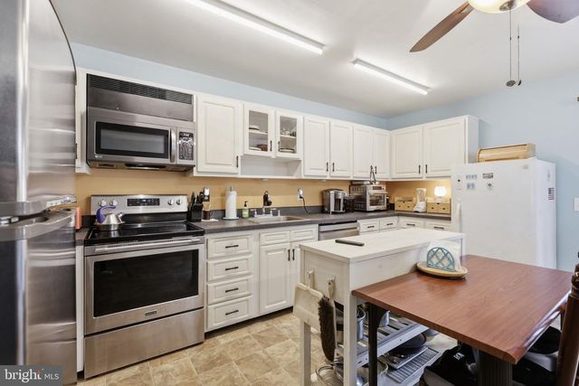 1816 GLENARM RD, Edgewater, MD 21037