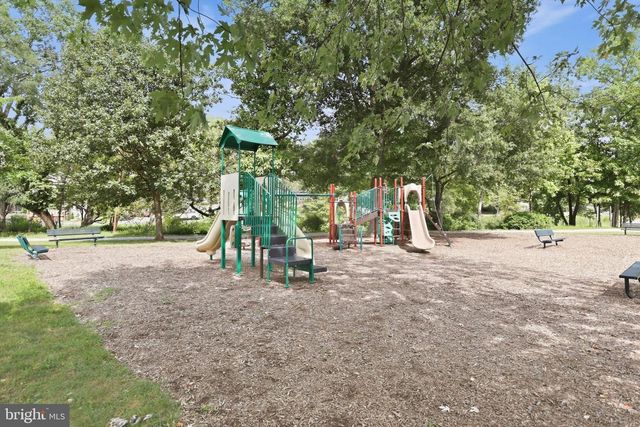 1816 GLENARM RD, Edgewater, MD 21037