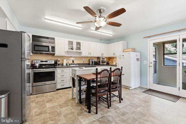 1816 GLENARM RD, Edgewater, MD 21037