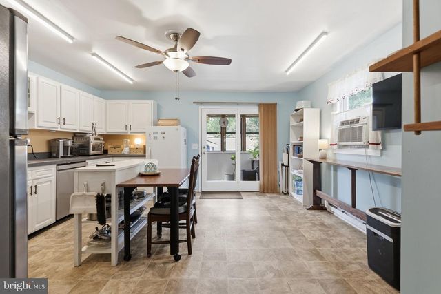 1816 GLENARM RD, Edgewater, MD 21037