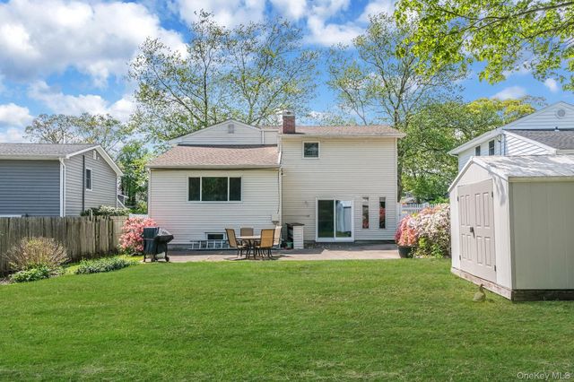 10 Magellan Avenue, Kings Park, NY 11754