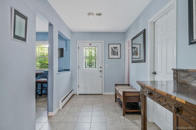 10 Magellan Avenue, Kings Park, NY 11754