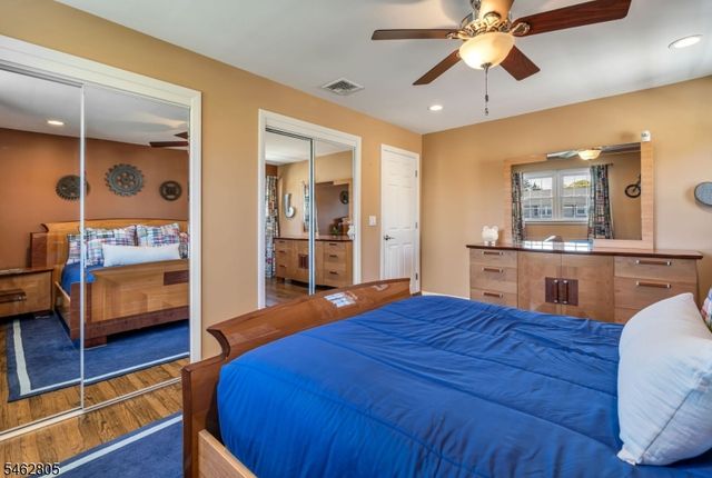 26 Rabkin Dr, Clifton City, NJ 07013