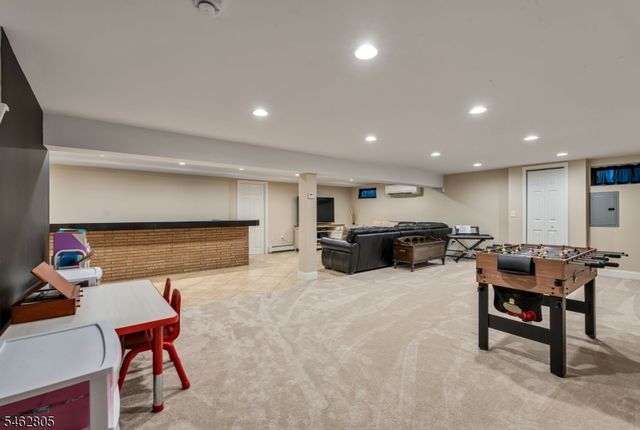 26 Rabkin Dr, Clifton City, NJ 07013