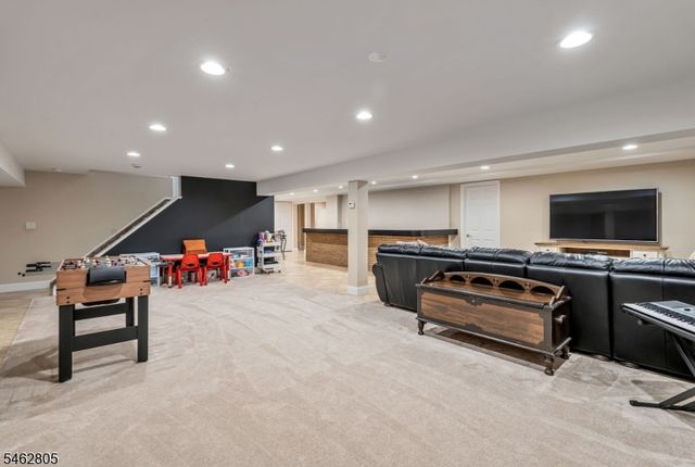 26 Rabkin Dr, Clifton City, NJ 07013
