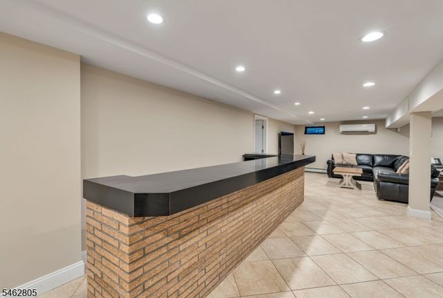 26 Rabkin Dr, Clifton City, NJ 07013