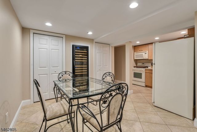 26 Rabkin Dr, Clifton City, NJ 07013