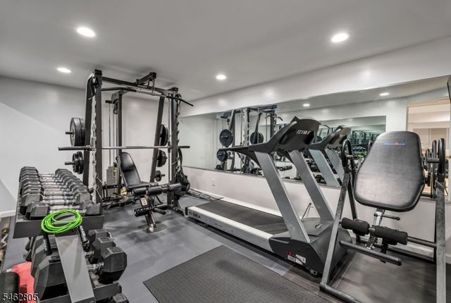 26 Rabkin Dr, Clifton City, NJ 07013