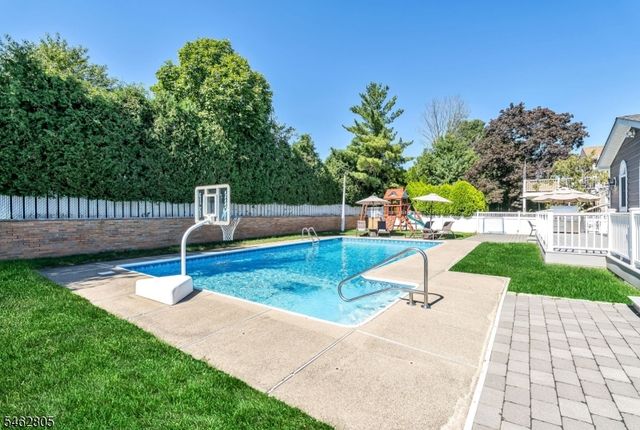 26 Rabkin Dr, Clifton City, NJ 07013