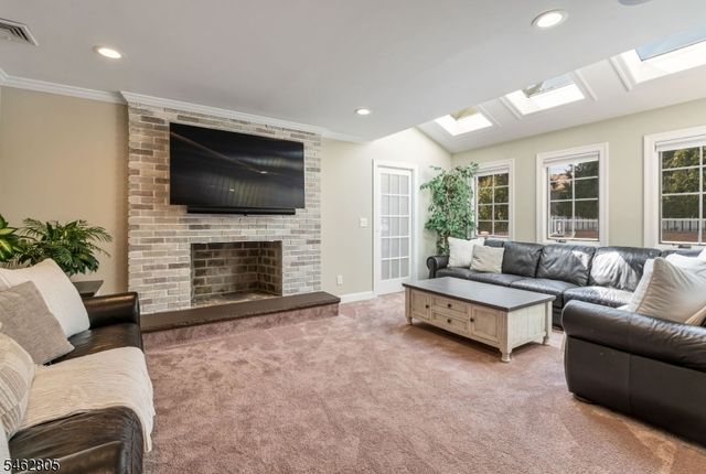 26 Rabkin Dr, Clifton City, NJ 07013