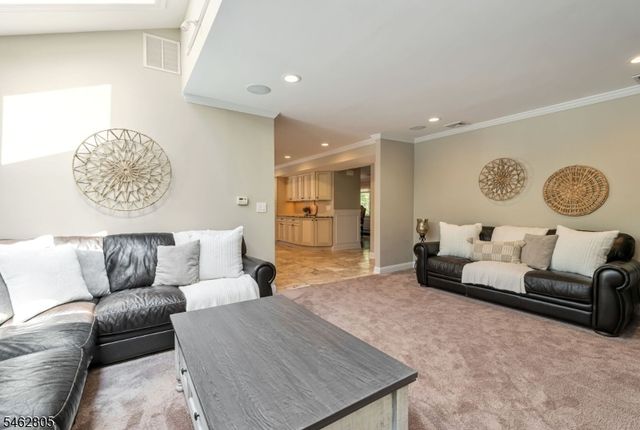 26 Rabkin Dr, Clifton City, NJ 07013