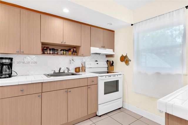 6133 SW 62nd Ter, South Miami, FL 33143