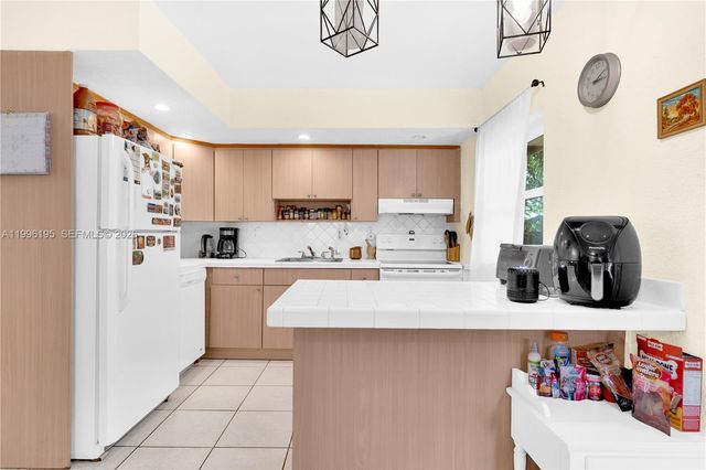 6133 SW 62nd Ter, South Miami, FL 33143