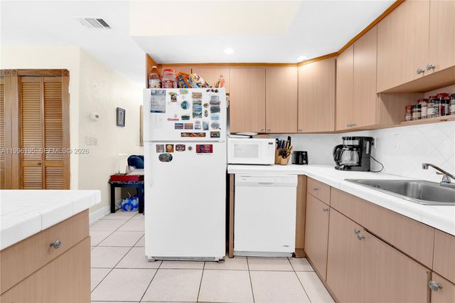 6133 SW 62nd Ter, South Miami, FL 33143