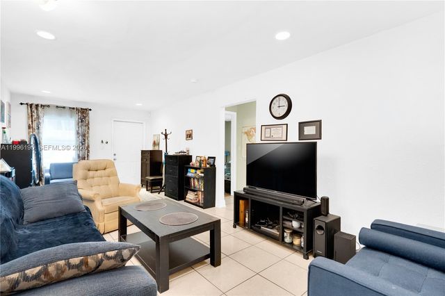 6133 SW 62nd Ter, South Miami, FL 33143