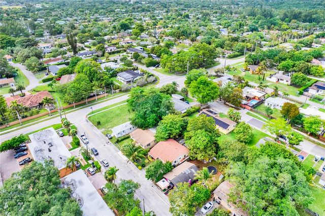 6133 SW 62nd Ter, South Miami, FL 33143