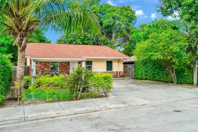 6133 SW 62nd Ter, South Miami, FL 33143