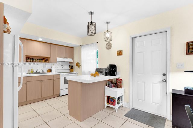 6133 SW 62nd Ter, South Miami, FL 33143