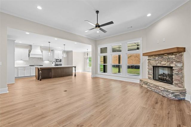 161 West Lake Boulevard, Carrollton, GA 30116