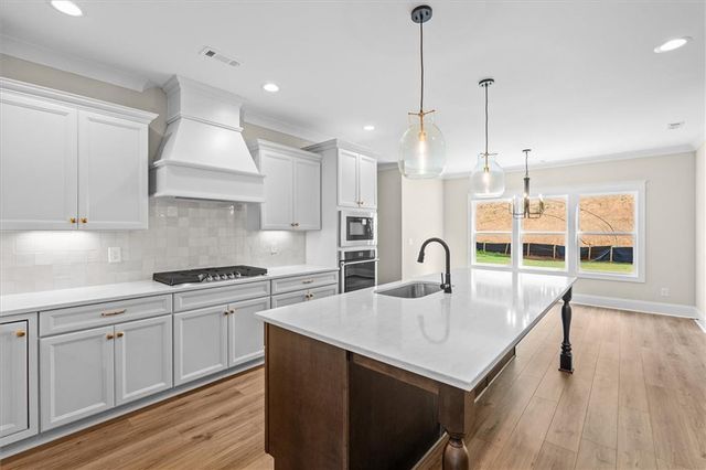 161 West Lake Boulevard, Carrollton, GA 30116