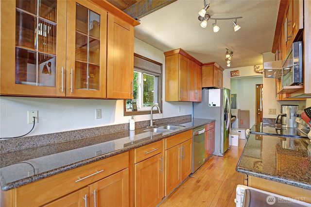 13806 W Lake Kathleen Drive SE, Renton, WA 98059