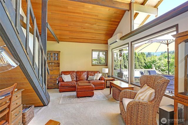 13806 W Lake Kathleen Drive SE, Renton, WA 98059