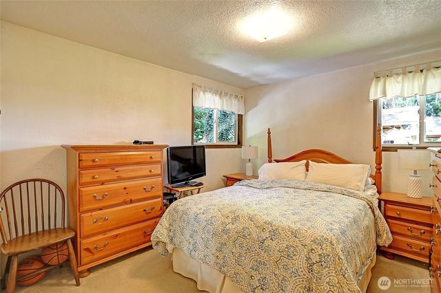 13806 W Lake Kathleen Drive SE, Renton, WA 98059