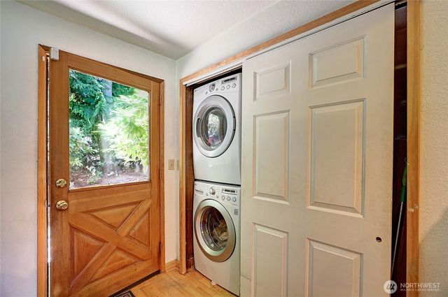 13806 W Lake Kathleen Drive SE, Renton, WA 98059